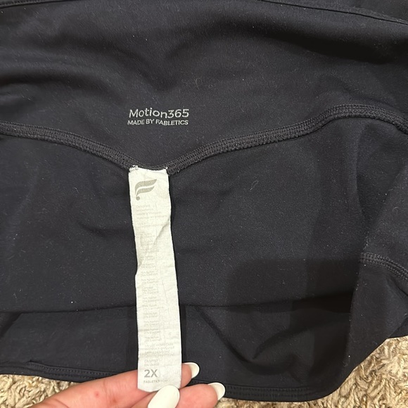 Fabletics leggings - Picture 3 of 3